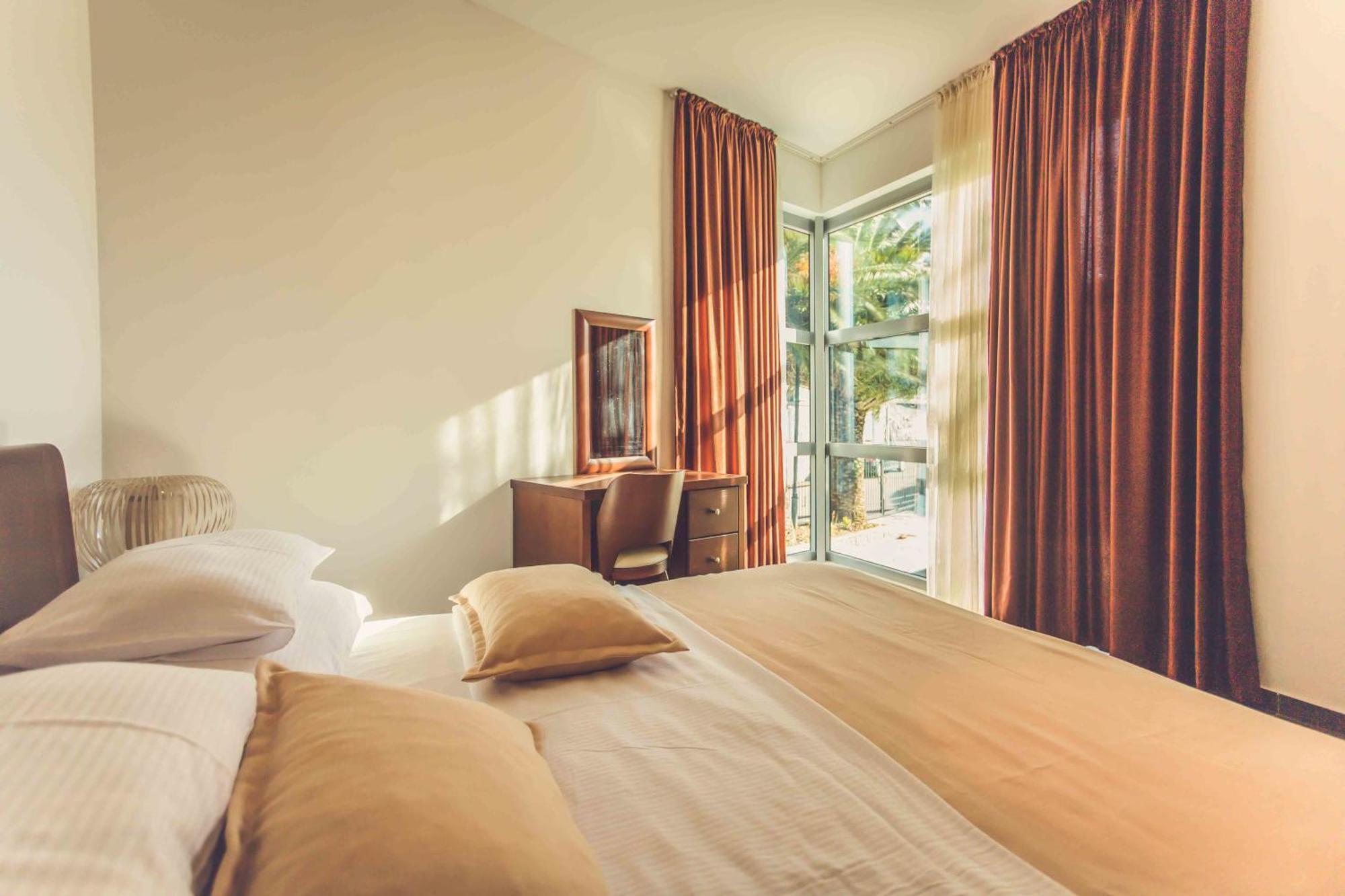 Love Live Hotel Sutomore Quarto foto