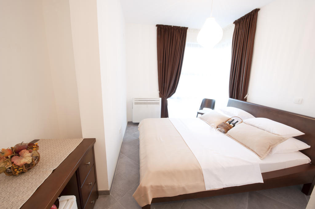 Love Live Hotel Sutomore Quarto foto