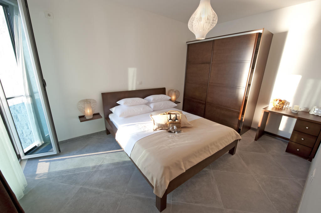 Love Live Hotel Sutomore Quarto foto