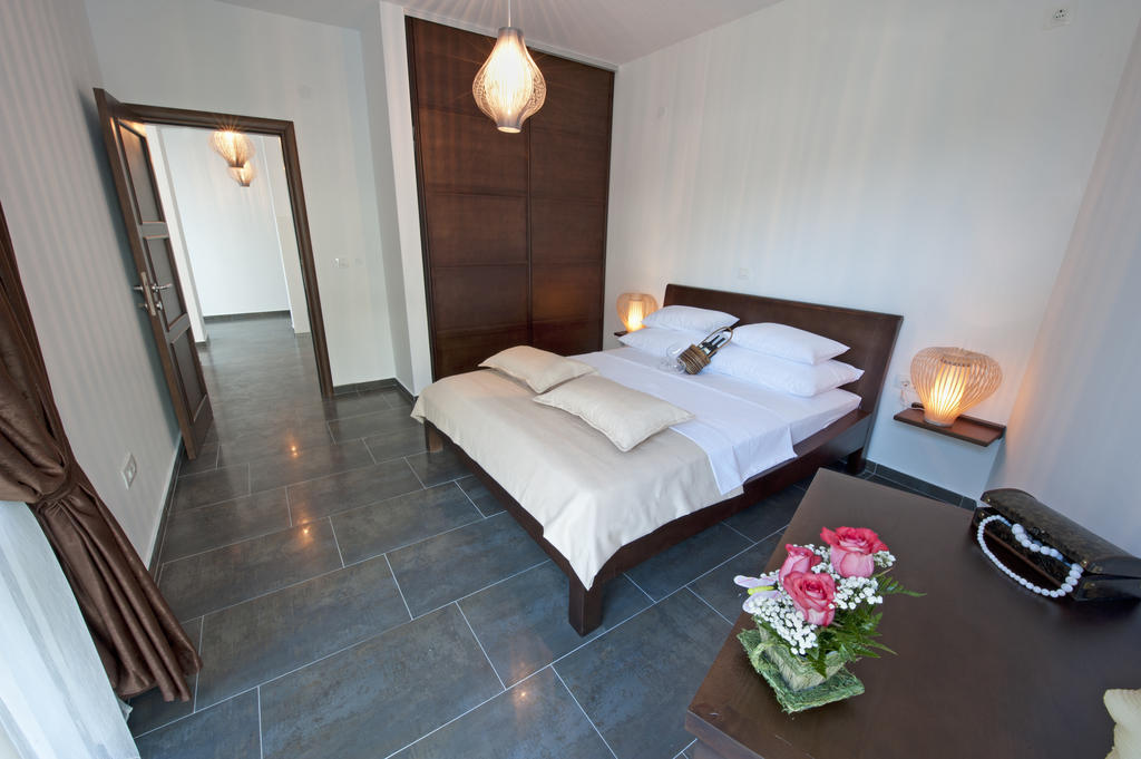 Love Live Hotel Sutomore Quarto foto