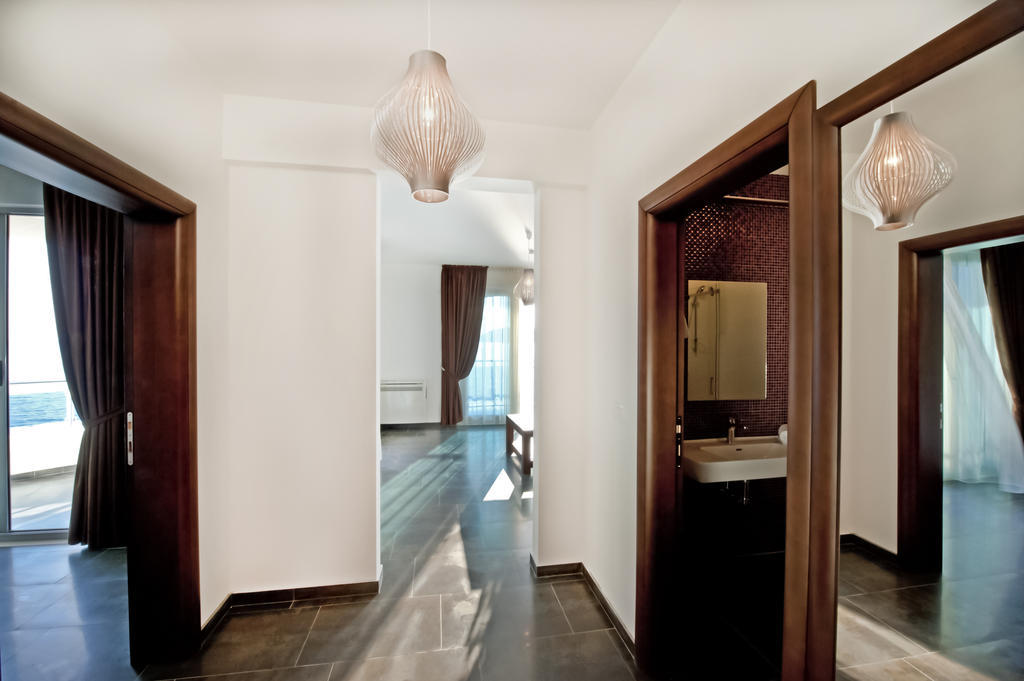 Love Live Hotel Sutomore Quarto foto